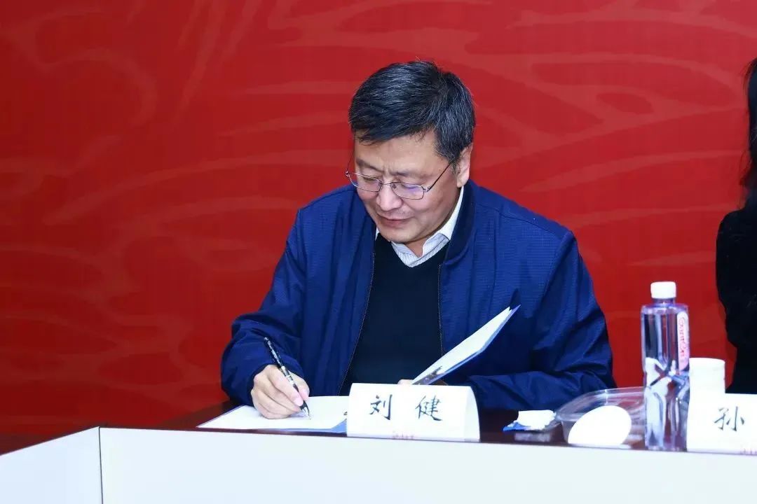 7a35bb530a8b42d197ec759bc910ad10.jpg 6.jpg