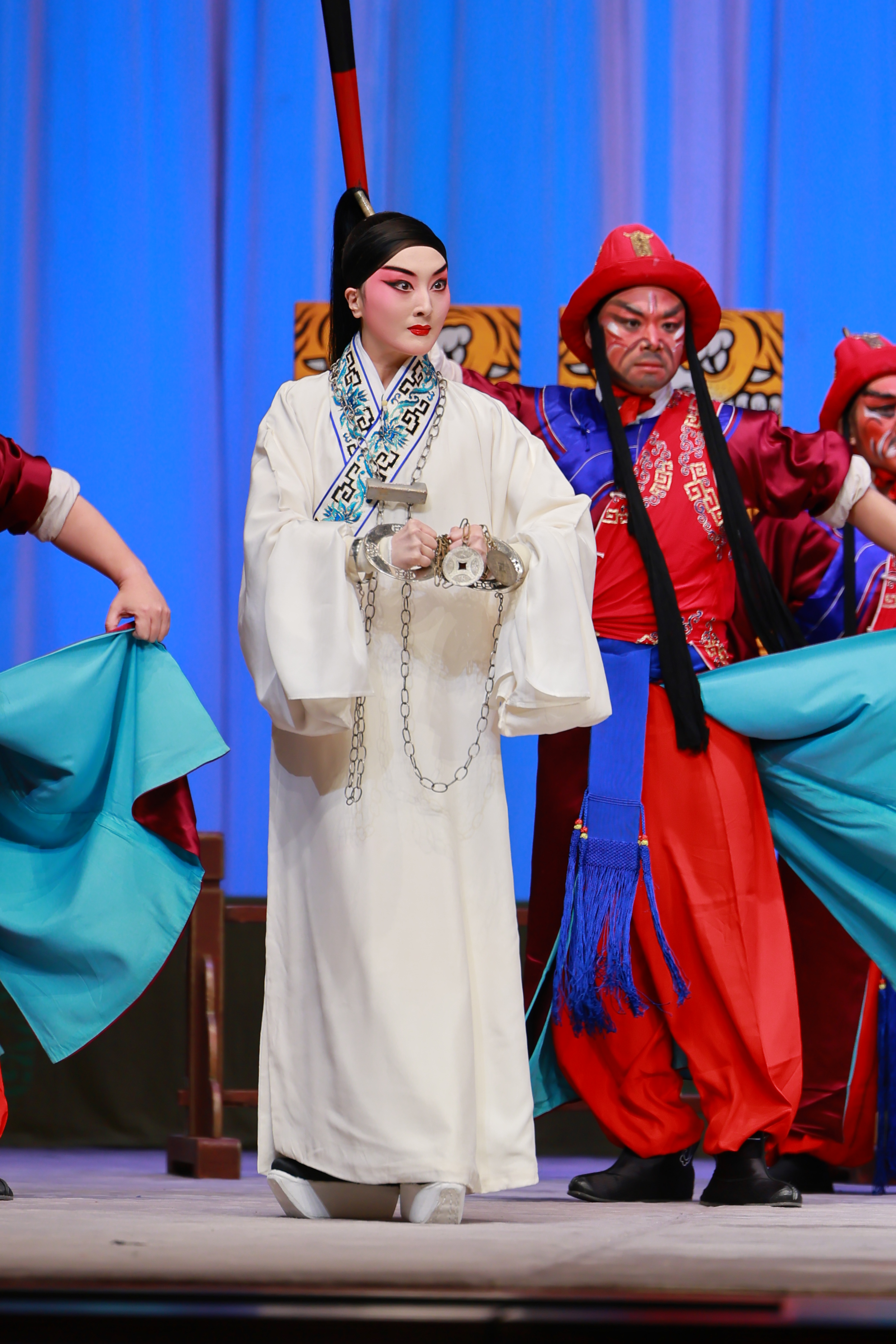 62e1ed6c7cfe48d696ee0bfcca775478.jpg 3朱虹饰谢瑶环.JPG