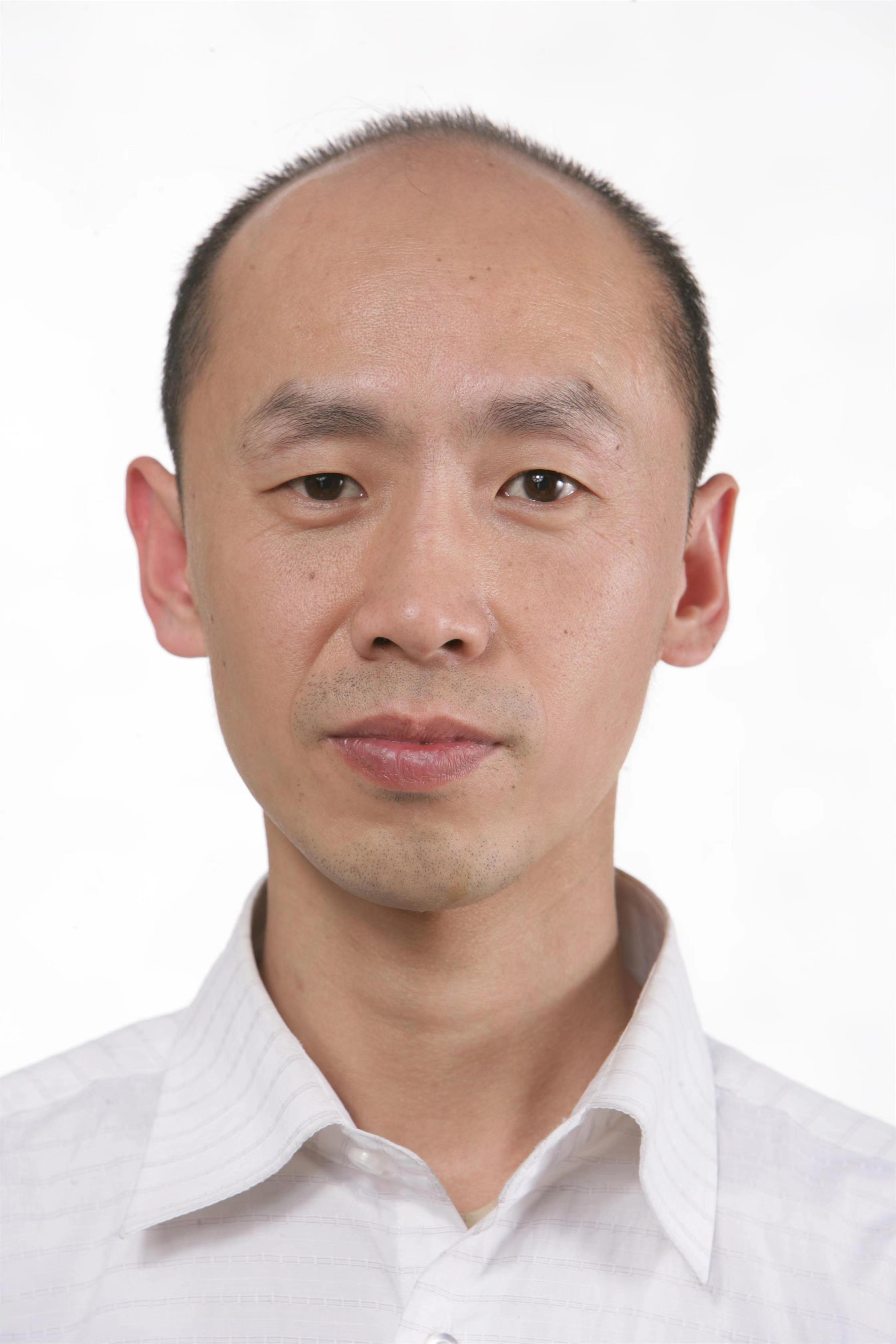3e8cc63a0f9d474d89470835a25d48ee.jpg 颜全毅证件照.jpg