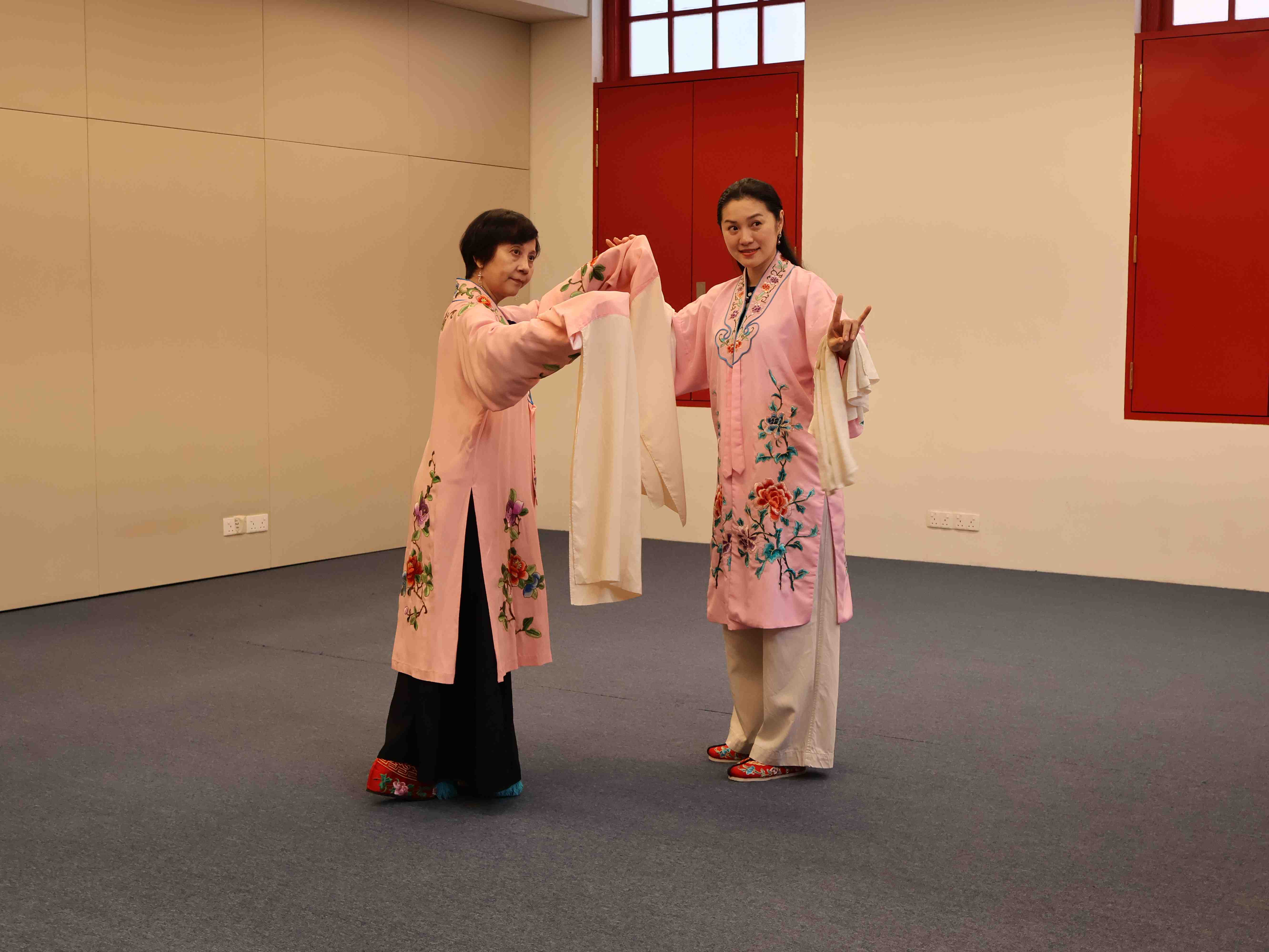 unpub_84567ec3e13a4f58b22fe60664333996.jpg 刘阳上课.jpg