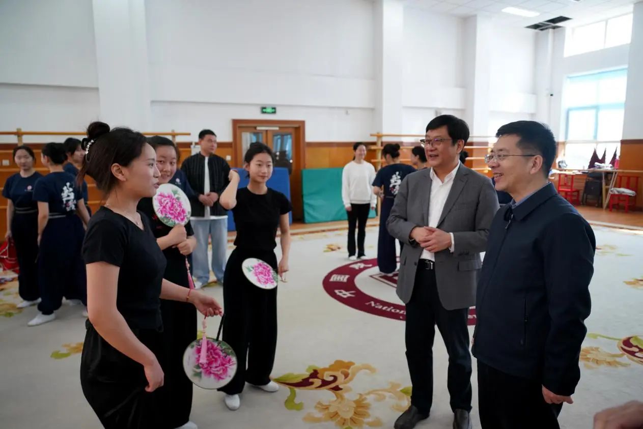 722152bee0fd4f448c941075fb8540df.jpg 2.jpg