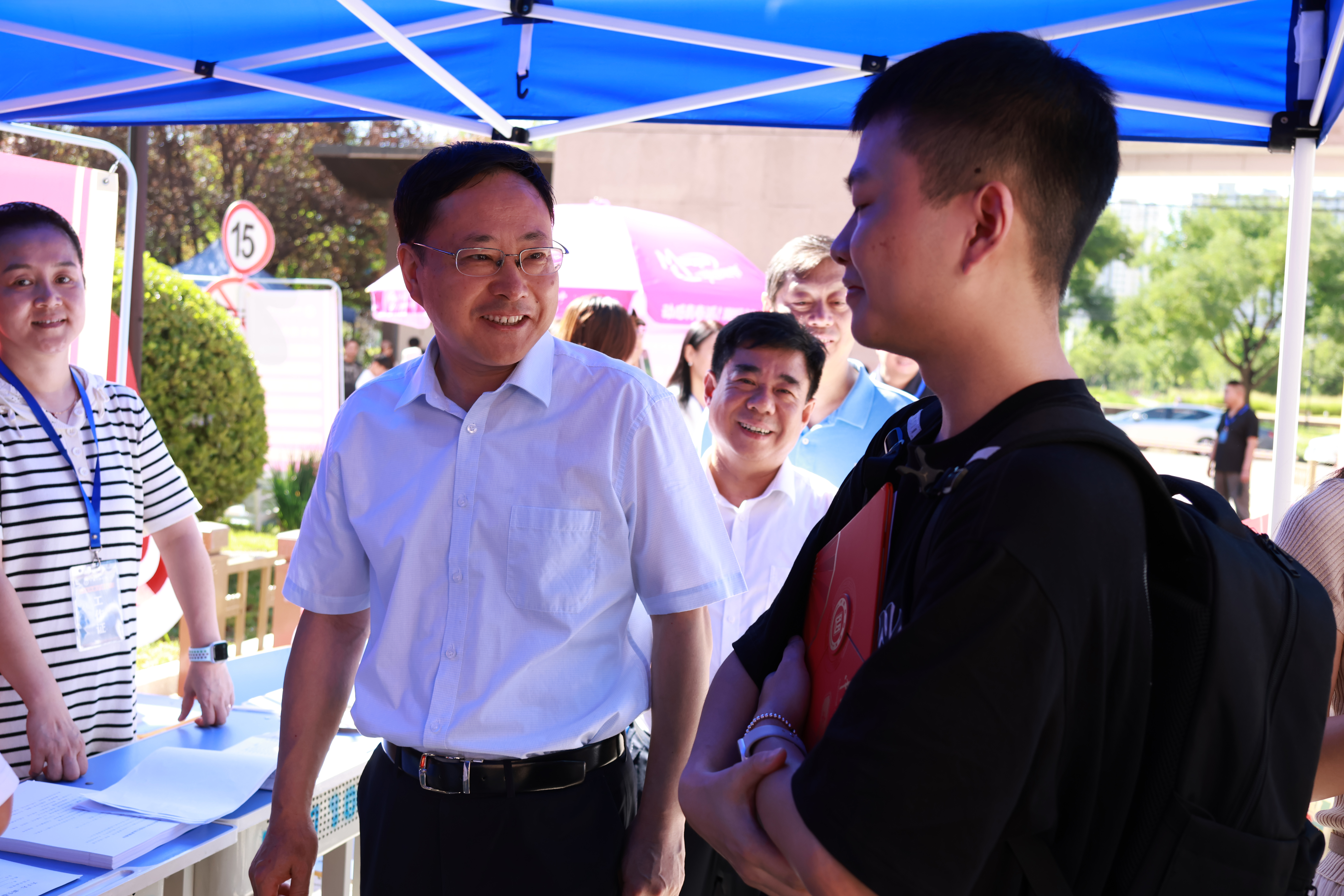 20250906 新生报到 摄影李欣龙 _618.JPG